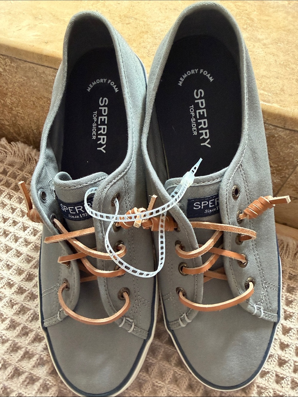 Sperry Women’s Gray Canvas Sneakers with Tan Leather Laces women’s 9.5 new - Picture 9 of 10